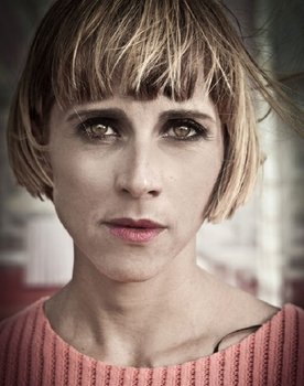 Susy Laude as Laura
