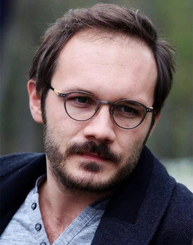 Deniz Celiloğlu as Temmuz