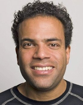 Jeffrey Spalburg as Roberto