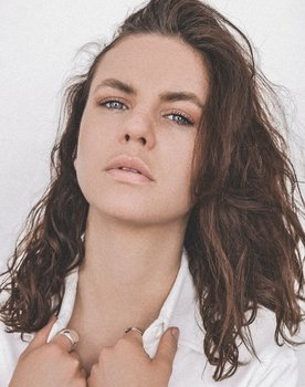 Juana Nagel as Clara