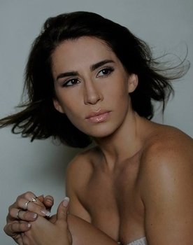 Margaux Da Silva as Mirna Santos