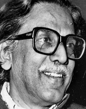 M. B. Sreenivasan as Professor Narayanaswami