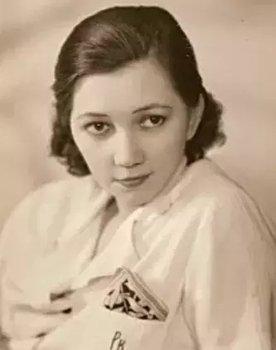 Patsy Kelly as Jinx