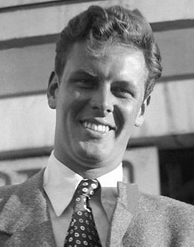 Bill Edwards as Ted Gibson