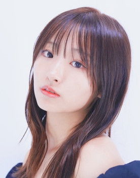 Risa Hinami as Aya (voice)