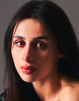 Mashal Khan as Kinza Jalal Khan/Kinza Sheheryar