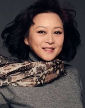 Huang Ailing as Aunt Chun