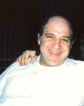 Lee Dichter as Lou