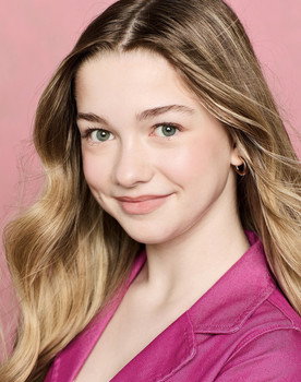 Kariana Karhu as Young Lauren