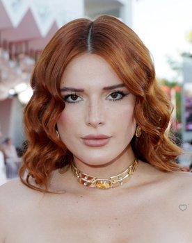 Bella Thorne as Arielle Summers