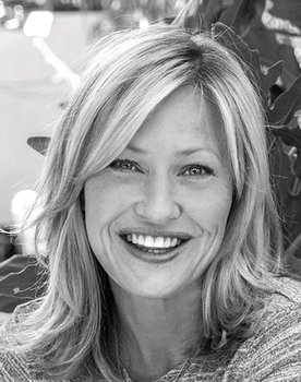 Joey Lauren Adams Photo