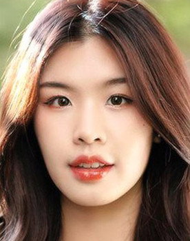 Rakchon Thipket as Cheesy