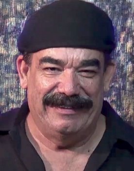 Carlos Méndez as Manuel Muñoz