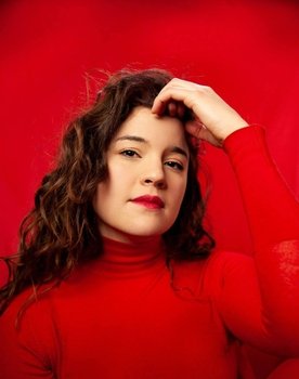 Julia Gobeil as Oli