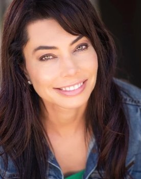 Milena Saboya as Luz Ramirez