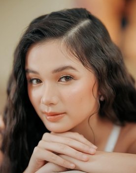 Sofia Pablo as Teenage Ruth