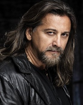 Walter Alza as Espinoza