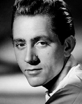 Bernard Lajarrige as Nicky Holly