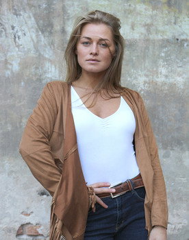 Laura Atelsone