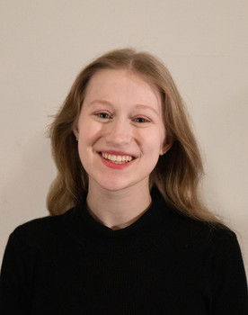 Romana Ava as Elaine Umbridge