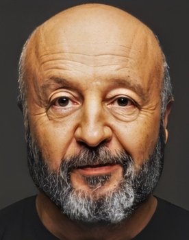 Hakan Salınmış as Davut Yalçın