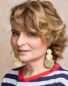 Isabel Portas Acuña as Madre