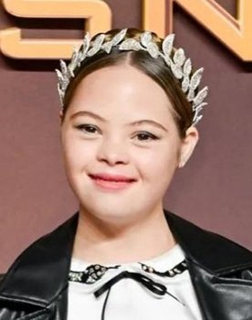 Sofia Sanchez as Paloma