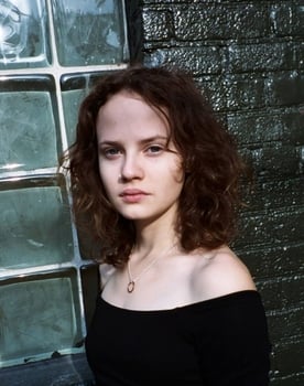 Jana McKinnon as Anna Fürst