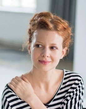 Karolina Gruszka as Lost Girl