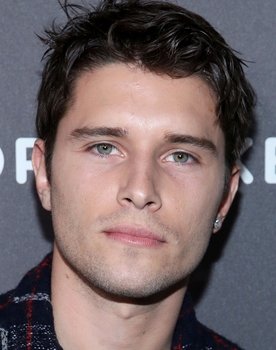 Ronen Rubinstein as Benny