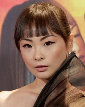 Chacha Huang as Instagram