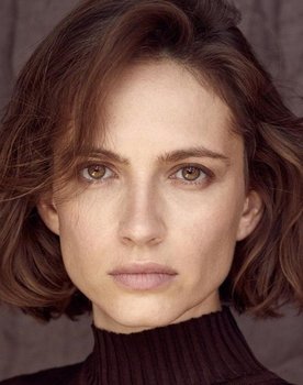 Anna Cieślak as Maria Fieldorf