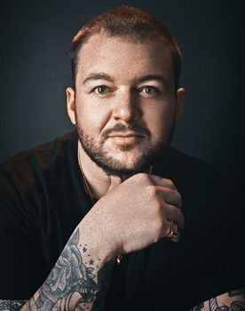 Lou Paoletti as Vince