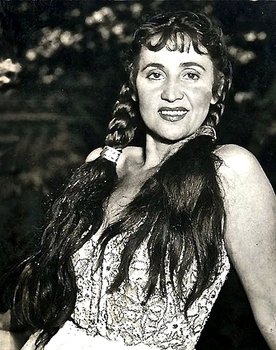 Luz del Fuego as 