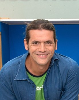 Íñigo Segurola as Self - Co-Host