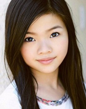 Miya Cech as Sammy