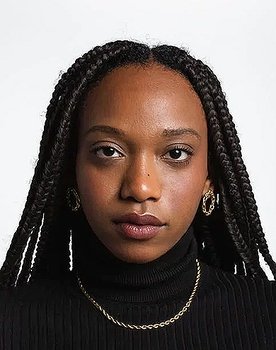 Ágatha Marinho as Tita