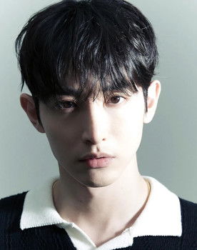 Lee Soo-hyuk as Hwang Geon-woo