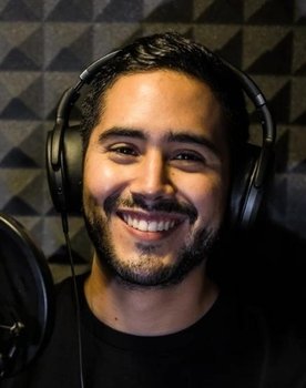 Jorge Lemus as Jonathan Ponce (Voz)