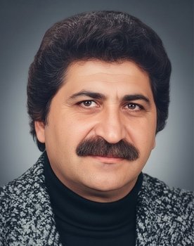 Yusuf Çetin as Metin