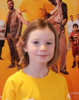 Agnes Colliander as Stephanie