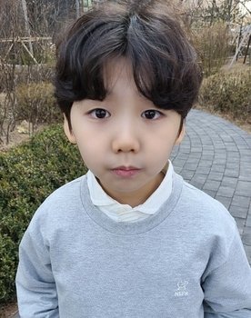 Seol Woo-hyung as Hwang In-guk