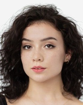 Shaelynn Estrada as Sophie