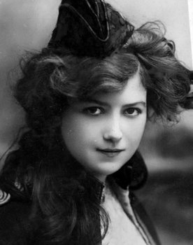 Ethel Oliver as Sal Lee