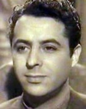Ricardo Acero as Viajero tren