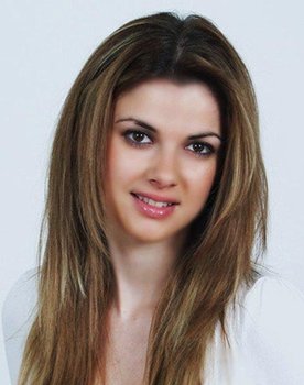 Konstadina Klapsinou as Κλειώ