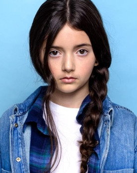 Charlotte Lily Monoson as Shelly
