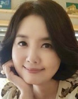 Kim Joo-ah as Son Pil Young's wife
