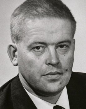 Veljo Käsper as 