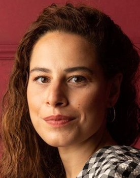 Aslı İnandık as Gaye